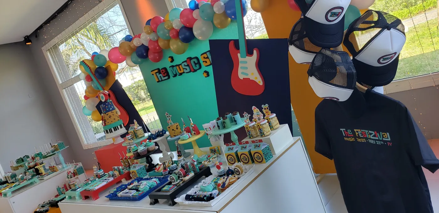 Inflables y juegos durante un festejo infantil