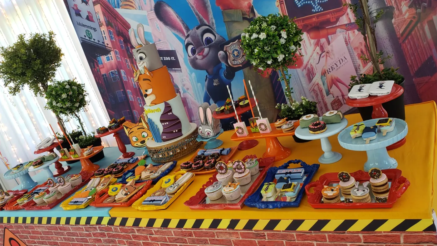 Salón climatizado listo para un cumpleaños